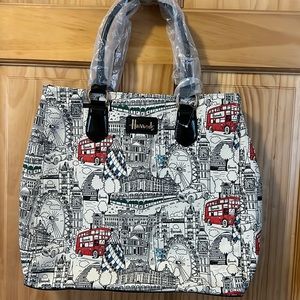 Brand new never used Harrod’s London scenes shoulder bag! 15” wide X 13.5” high!